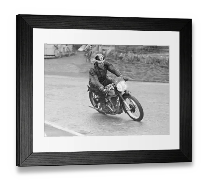 Framed Print : Doug Buster Brown (Norton) 1949 Junior Clubman TT