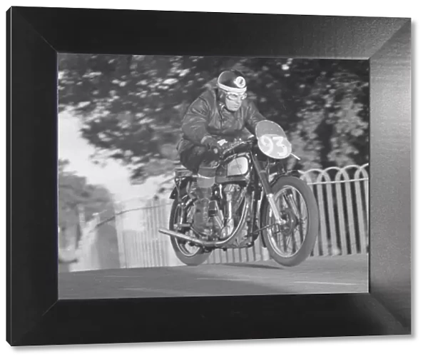 Doug Buster Brown (Norton) 1949 Junior Clubman TT
