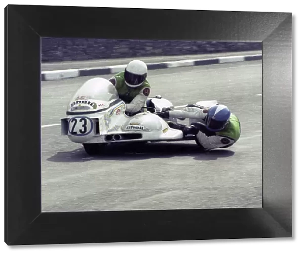 Eric Bregazzi & Jimmy Creer (UMS Kawasaki) 1980 Sidecar TT