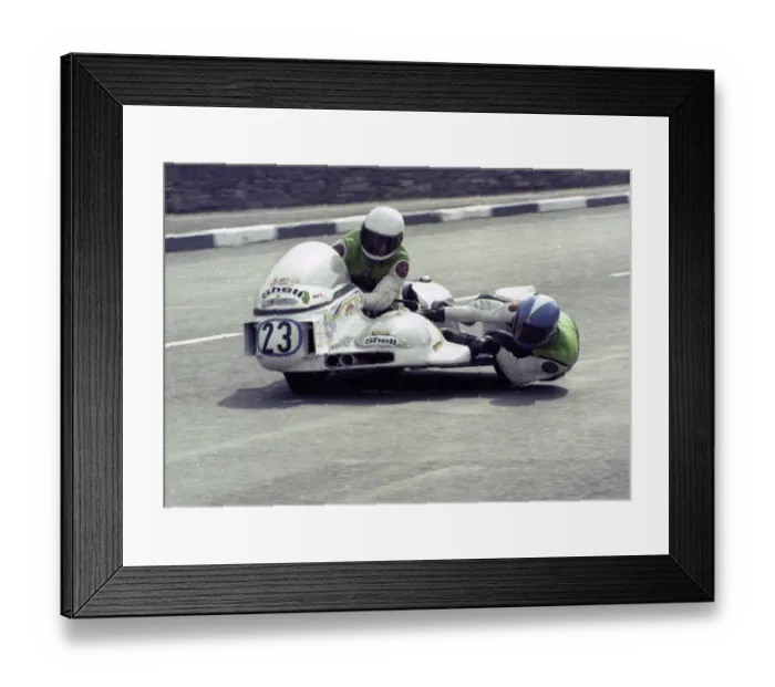 Framed Print : Eric Bregazzi & Jimmy Creer (UMS Kawasaki) 1980 Sidecar TT Framed Print : Eric Bregazzi & Jimmy Creer (UMS Kawasaki) 1980 Sidecar TT
