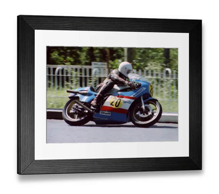 Framed Print : Rob Brew (Suzuki) 1982 Senior TT Framed Print : Rob Brew (Suzuki) 1982 Senior TT