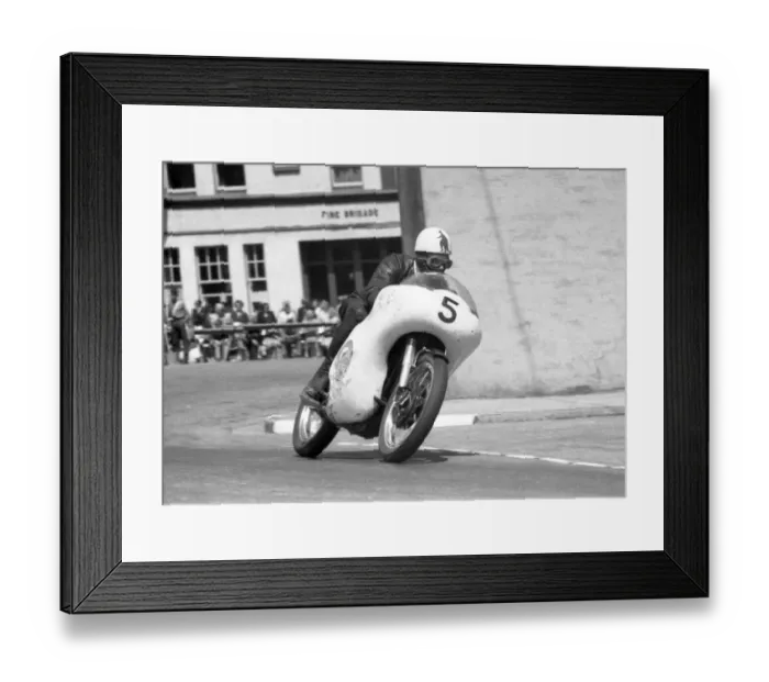 Framed Print : Bob Brown (Norton) 1960 Junior TT Framed Print : Bob Brown (Norton) 1960 Junior TT