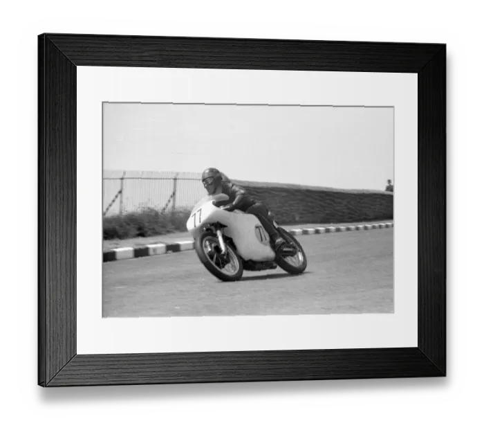 Framed Print : Peter Tomlinson (Norton) 1962 Senior TT Framed Print : Peter Tomlinson (Norton) 1962 Senior TT