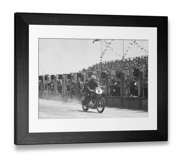 Framed Print : George Brown (Vincent) 1949 1000 Clubman TT Framed Print : George Brown (Vincent) 1949 1000 Clubman TT