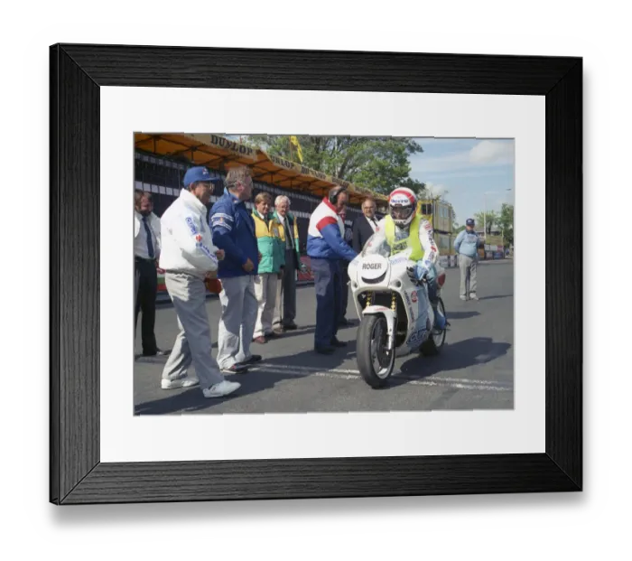 Framed Print : Roger Burnett (Durex Suzuki) 1990 Suzuki Parade Lap Framed Print : Roger Burnett (Durex Suzuki) 1990 Suzuki Parade Lap