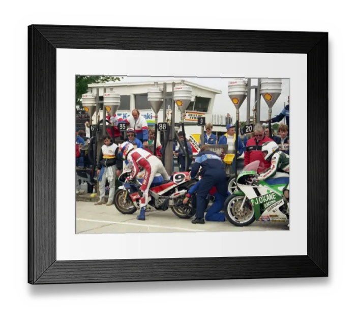 Framed Print : Roger Burnett (Honda) 1988 Senior TT Framed Print : Roger Burnett (Honda) 1988 Senior TT