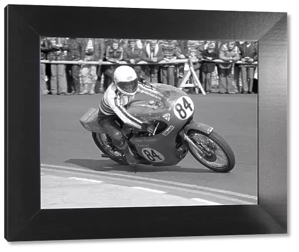 Mick Coombes (Suzuki) 1977 Senior Manx Grand Prix