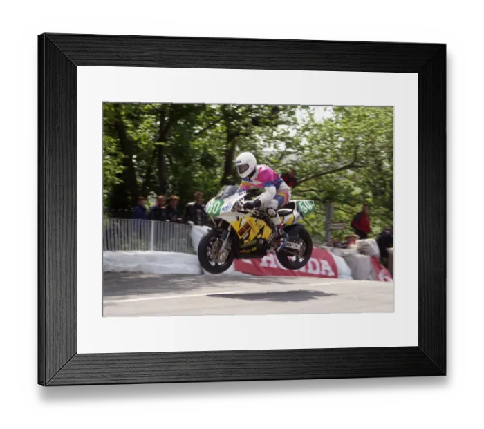 Framed Print : Alan Bushell (Suzuki) 1996 Lightweight TT Framed Print : Alan Bushell (Suzuki) 1996 Lightweight TT