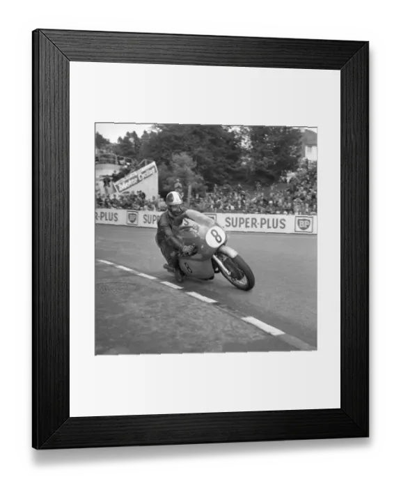 Framed Print : Giacomo Agostini (MV) 1965 Senior TT Framed Print : Giacomo Agostini (MV) 1965 Senior TT