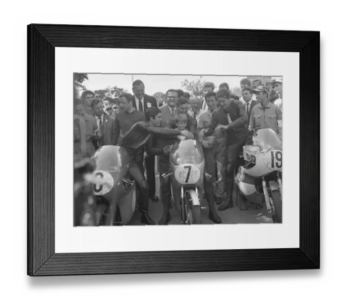 Framed Print : Giacomo Agostini (MV) JIm Redman (Honda), Phil Read (Yamaha) 1966 Junior TT Framed Print : Giacomo Agostini (MV) JIm Redman (Honda), Phil Read (Yamaha) 1966 Junior TT
