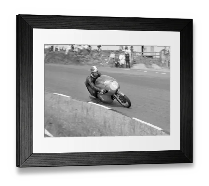 Framed Print : Giacomo Agostini (MV) 1965 Junior TT Framed Print : Giacomo Agostini (MV) 1965 Junior TT