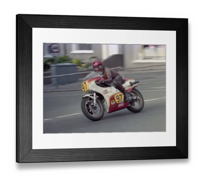 Framed Print : Ed Byers (Suzuki) 1984 Senior Manx Grand Prix Framed Print : Ed Byers (Suzuki) 1984 Senior Manx Grand Prix