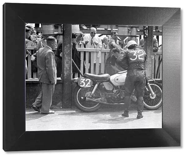 Bill Doran (AJS) 1949 Senior TT