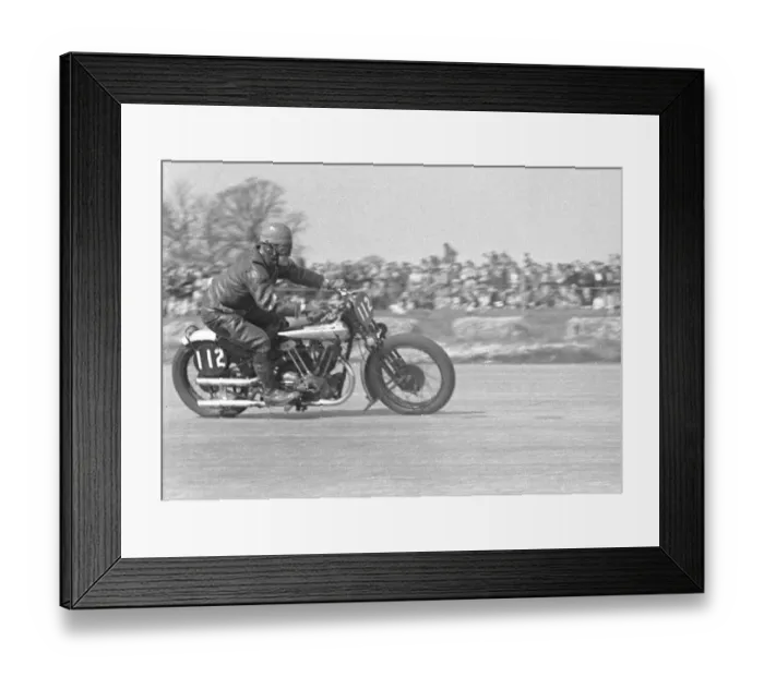 Framed Print : D Pickering (Brough Superior) 1950 Silverstone Vintage race Framed Print : D Pickering (Brough Superior) 1950 Silverstone Vintage race