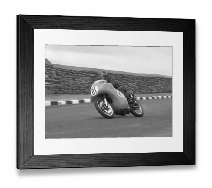 Framed Print : Selwyn Griffiths (Matchless) 1963 Senior Manx Grand Prix Framed Print : Selwyn Griffiths (Matchless) 1963 Senior Manx Grand Prix