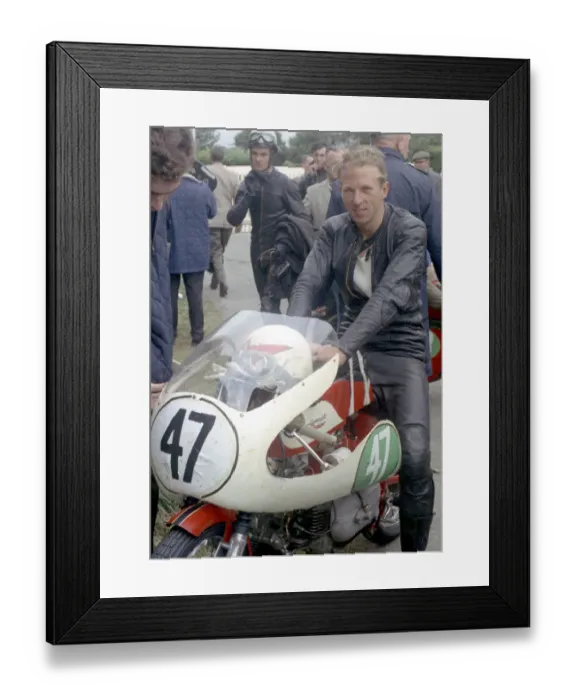 Framed Print : Terry Grotefeld (Aermacchi) 1964 Lightweight Manx Grand Prix Framed Print : Terry Grotefeld (Aermacchi) 1964 Lightweight Manx Grand Prix
