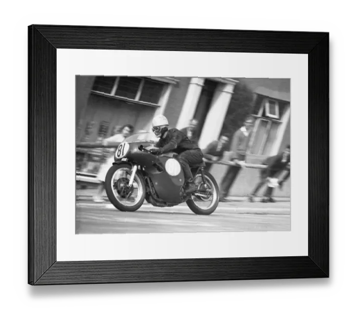 Framed Print : Jimmy Guthrie jnr (Norton) 1962 Junior Manx Grand Prix Framed Print : Jimmy Guthrie jnr (Norton) 1962 Junior Manx Grand Prix