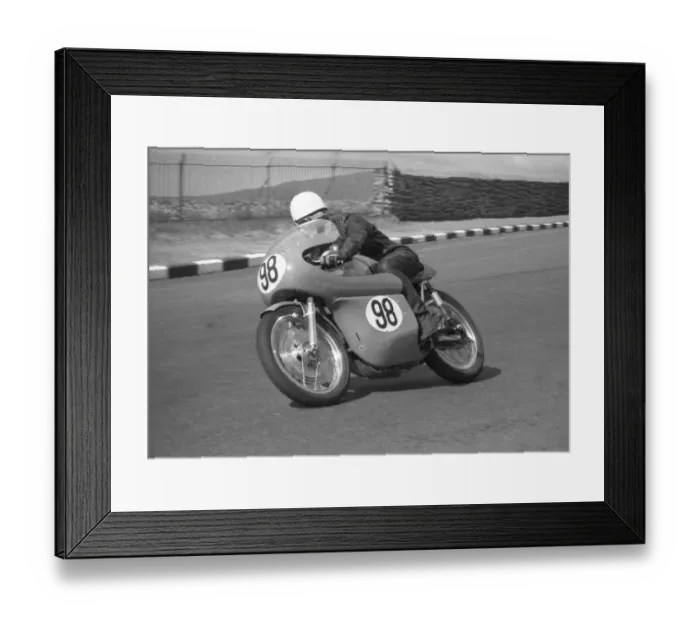 Framed Print : Jimmy Guthrie jnr (Norton) 1963 Senior Manx Grand Prix Framed Print : Jimmy Guthrie jnr (Norton) 1963 Senior Manx Grand Prix