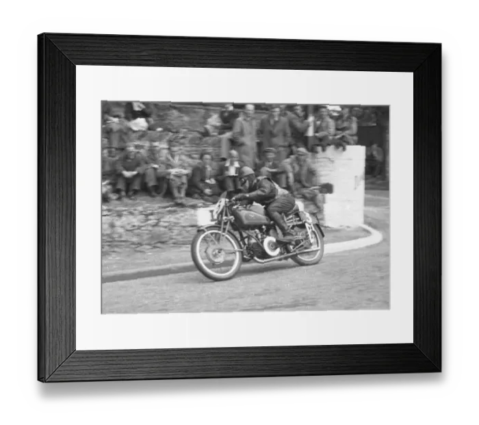 Framed Print : Maurice Cann (Guzzi) 1947 Lightweight TT Framed Print : Maurice Cann (Guzzi) 1947 Lightweight TT