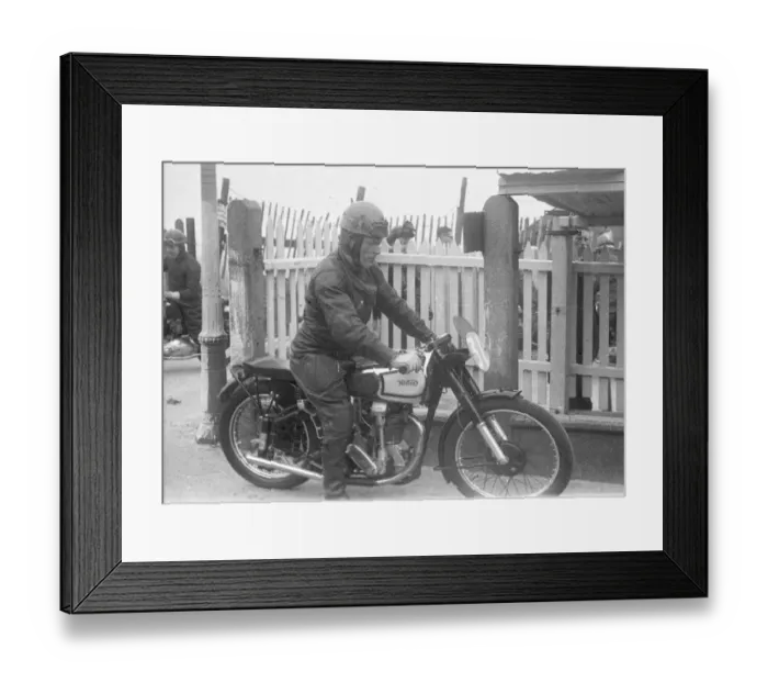 Framed Print : Bill Camier (Norton) 1949 Junior Clubman TT Framed Print : Bill Camier (Norton) 1949 Junior Clubman TT