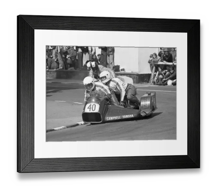 Framed Print : Alex Campbell & Jim Pearson (Yamaha) 1975 500 Sidecar TT Framed Print : Alex Campbell & Jim Pearson (Yamaha) 1975 500 Sidecar TT
