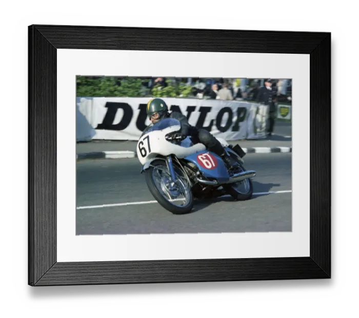 Framed Print : Kel Carruthers (Suzuki) 1967 Production 250cc TT Framed Print : Kel Carruthers (Suzuki) 1967 Production 250cc TT