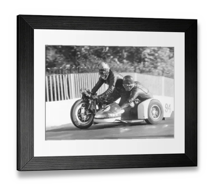 Framed Print : Bob Cass & W Taylor (H W Triumph) 1968 750 Sidecar TT