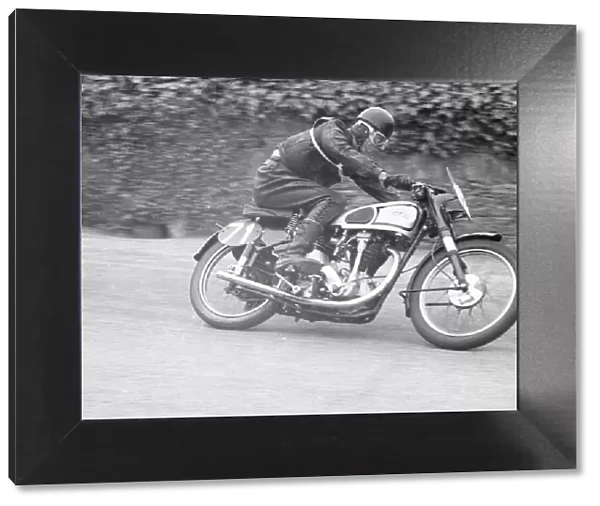 Louis Carr (Norton) 1952 Senior Clubman TT