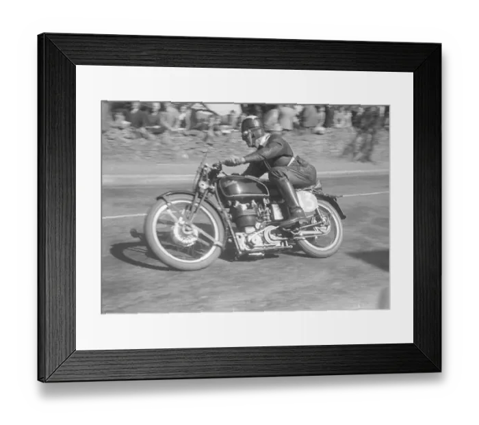 Framed Print : Cliff Brian Carr (Velocette) 1952 Junior TT Framed Print : Cliff Brian Carr (Velocette) 1952 Junior TT