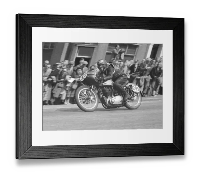 Framed Print : Roy Capner (BSA) 1955 Senior TT Framed Print : Roy Capner (BSA) 1955 Senior TT