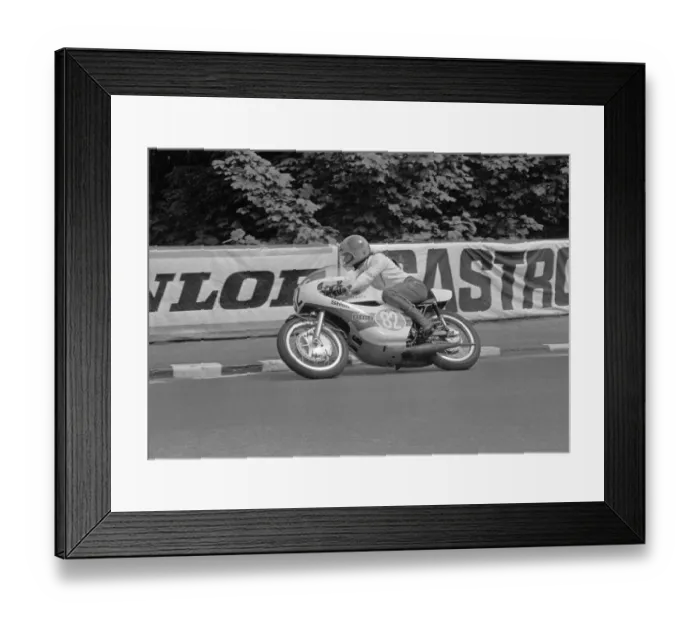 Framed Print : Geoff Carr (Yamaha) 1974 Junior TT Framed Print : Geoff Carr (Yamaha) 1974 Junior TT