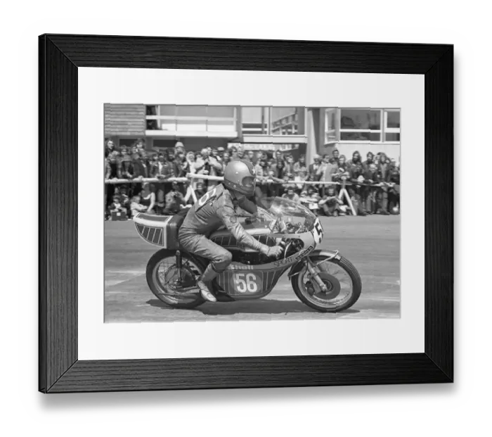 Framed Print : Pete Casey (Yamaha) 1975 Junior TT Framed Print : Pete Casey (Yamaha) 1975 Junior TT