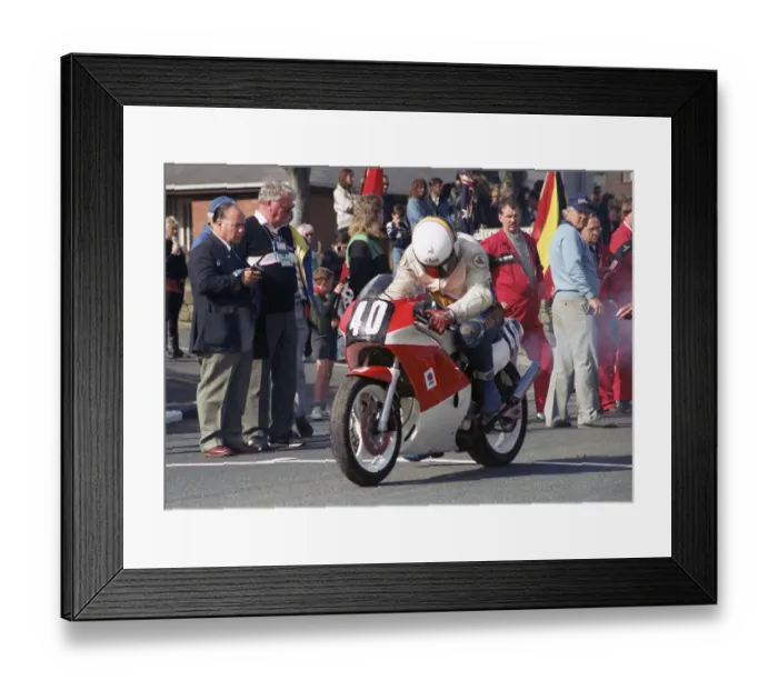 Framed Print : Paul Catterall (Suzuki) 1990 Lightweight 400 TT