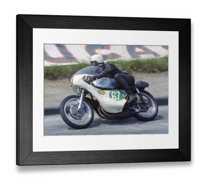 Framed Print : Andy Chapman (Padgett Yamaha) 1970 Lightweight TT Framed Print : Andy Chapman (Padgett Yamaha) 1970 Lightweight TT