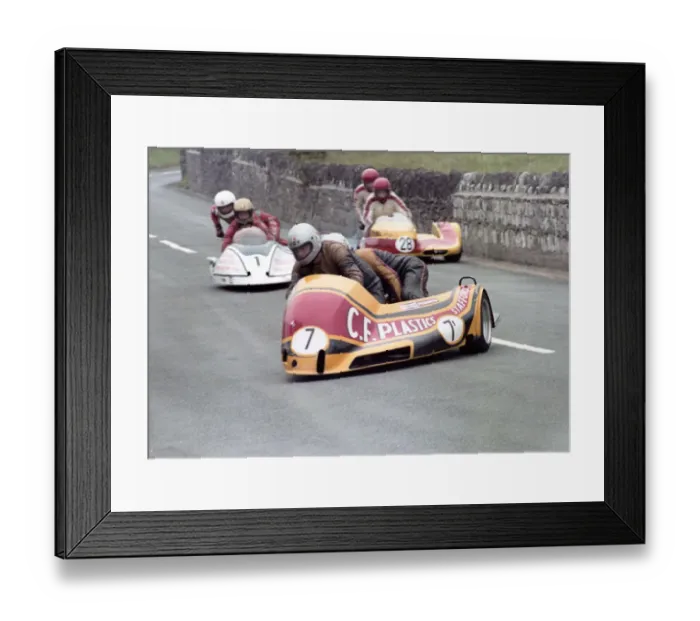 Framed Print : Eric Cornes & Robert Holmes (Yamaha) 1982 Southern 100 Framed Print : Eric Cornes & Robert Holmes (Yamaha) 1982 Southern 100