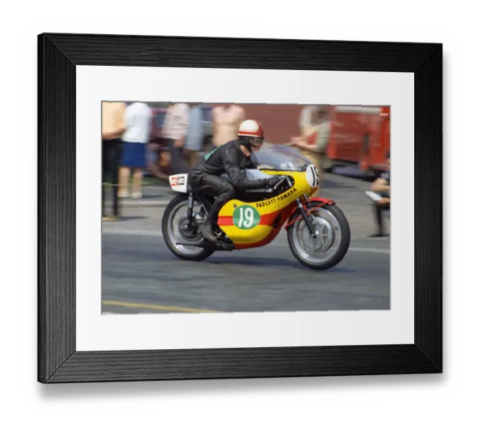 Framed Print : Mick Chatterton (Padgett Yamaha) 1970 Lightweight TT Framed Print : Mick Chatterton (Padgett Yamaha) 1970 Lightweight TT