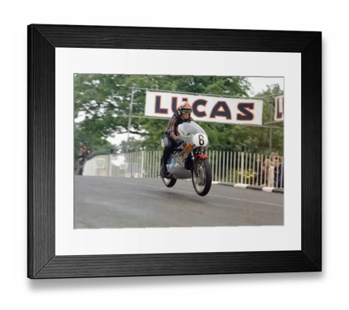 Framed Print : Mick Chatterton (Yamaha) 1971 Junior TT Framed Print : Mick Chatterton (Yamaha) 1971 Junior TT