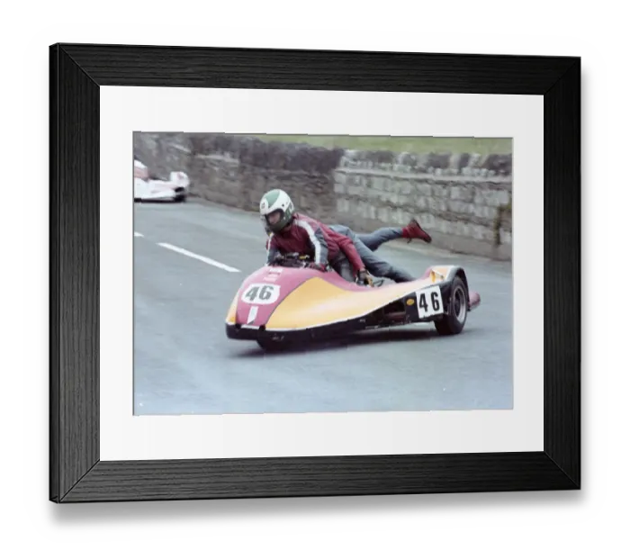 Framed Print : Ivan Lintin snr & Tim Dixon (Kawasaki) 1982 Southern 100 Framed Print : Ivan Lintin snr & Tim Dixon (Kawasaki) 1982 Southern 100