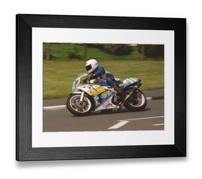 Framed Print : Alan Chamley (Honda) 1999 Lightweight 400 TT Framed Print : Alan Chamley (Honda) 1999 Lightweight 400 TT