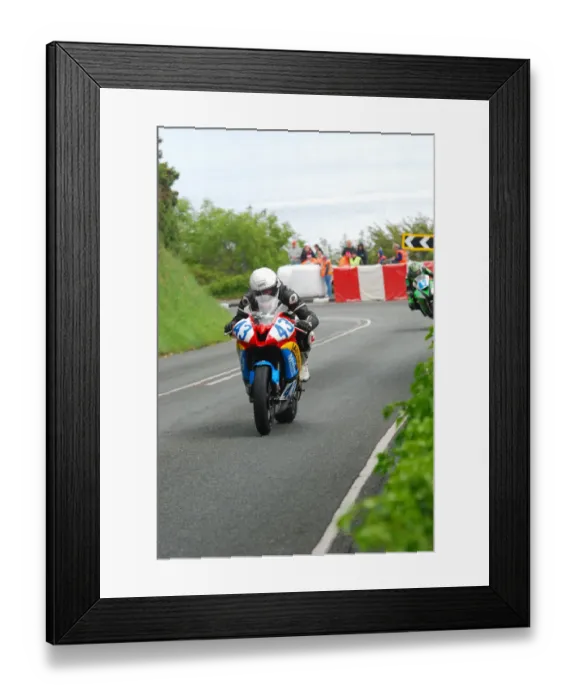 Framed Print : Dean Harrison (Yamaha) 2011 Supersport TT Framed Print : Dean Harrison (Yamaha) 2011 Supersport TT
