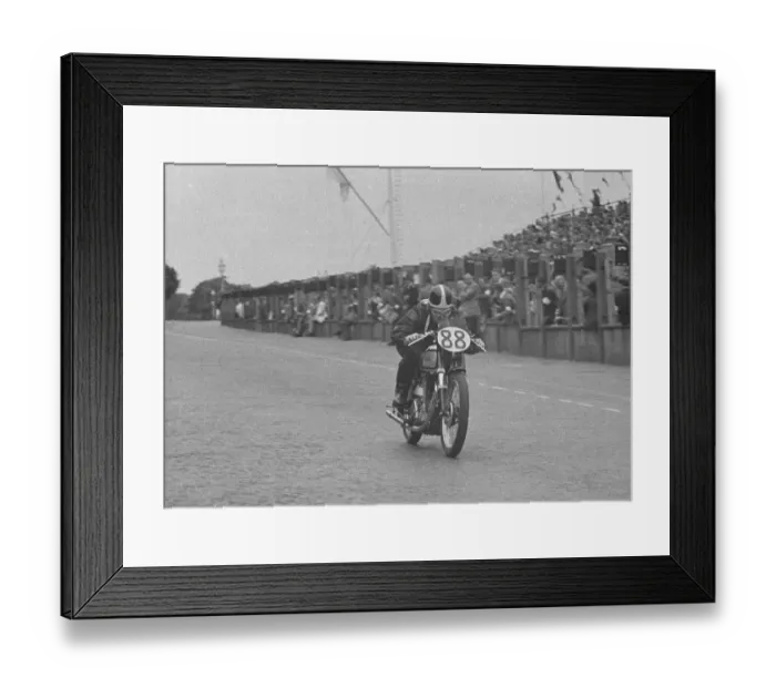 Framed Print : Frank Coleman (Norton) 1952 Senior Clubman TT Framed Print : Frank Coleman (Norton) 1952 Senior Clubman TT