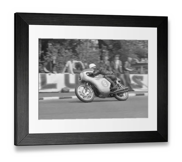 Framed Print : Moto Kitano (Honda) 1962 Lightweight TT Framed Print : Moto Kitano (Honda) 1962 Lightweight TT