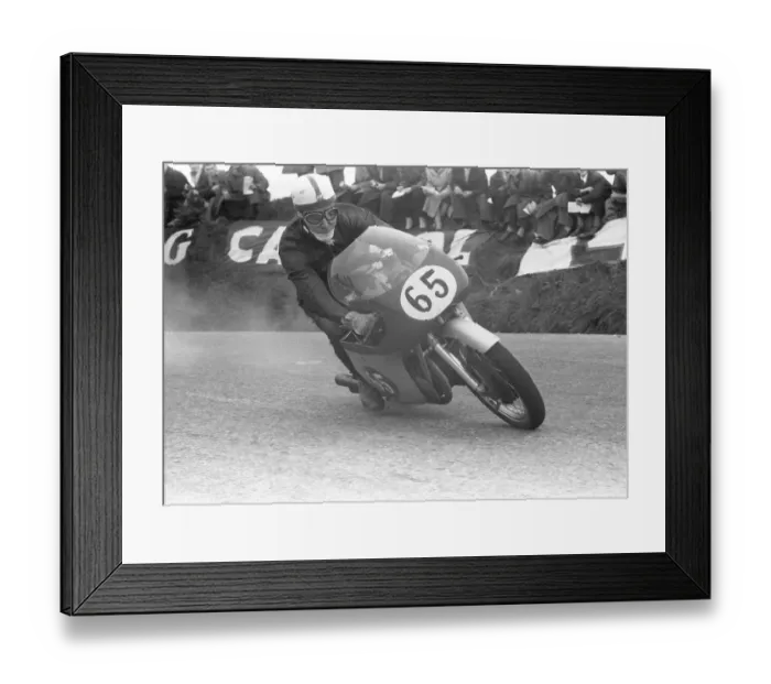 Framed Print : John Surtees (MV) 1958 Senior TT Framed Print : John Surtees (MV) 1958 Senior TT