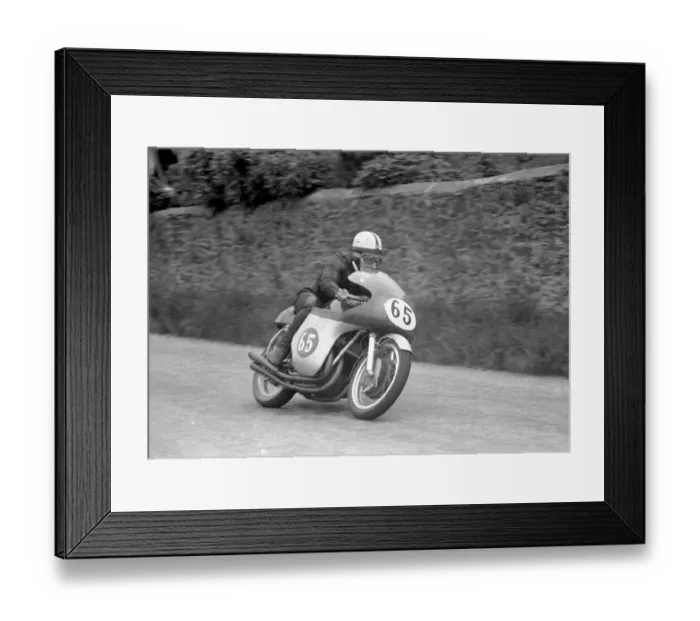Framed Print : John Surtees (MV) 1958 Junior TT Framed Print : John Surtees (MV) 1958 Junior TT