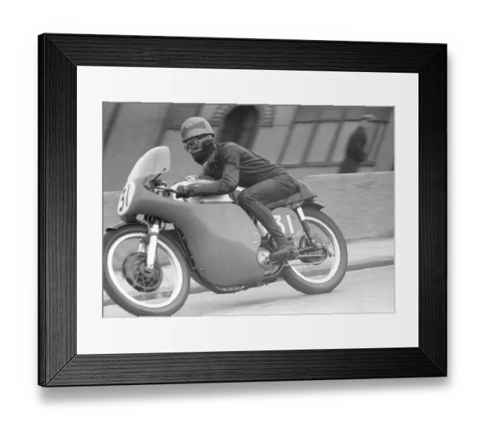 Framed Print : Dave Chadwick (Norton) 1958 Senior TT Framed Print : Dave Chadwick (Norton) 1958 Senior TT
