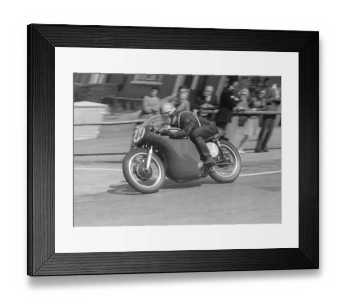 Framed Print : Vern Cottle (Norton) 1959 Junior TT Framed Print : Vern Cottle (Norton) 1959 Junior TT