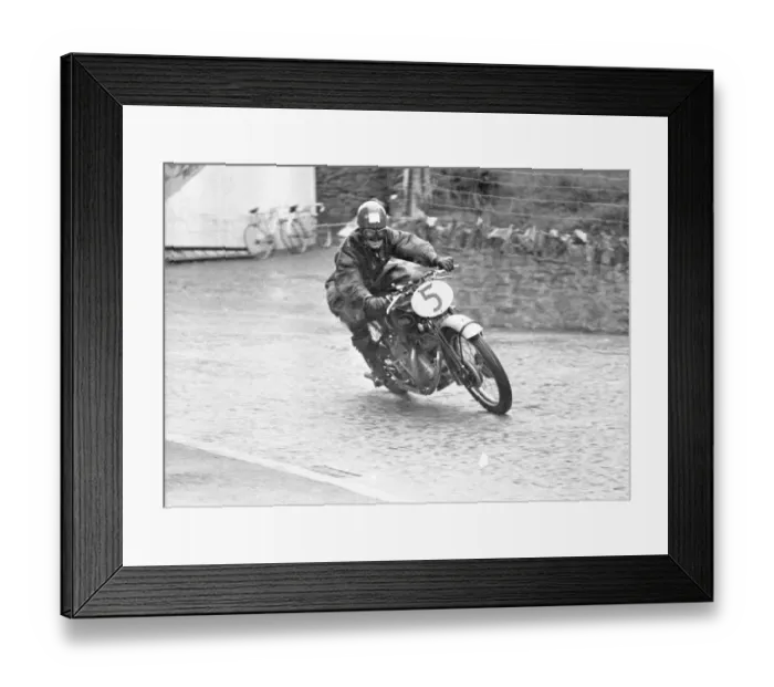 Framed Print : Chris Horn (Vincent) 1949 1000 Clubman TT Framed Print : Chris Horn (Vincent) 1949 1000 Clubman TT