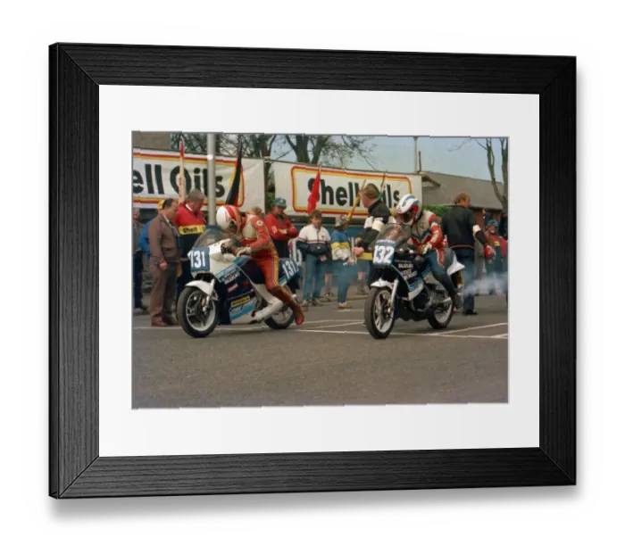 Framed Print : Kevin de Cruz & Peter Cowin (Suzuki) 1986 Production D TT Framed Print : Kevin de Cruz & Peter Cowin (Suzuki) 1986 Production D TT