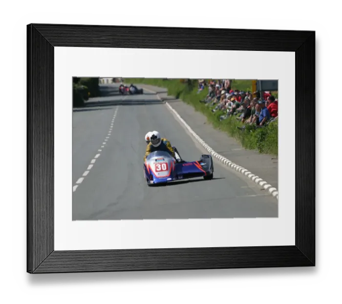 Framed Print : Lars Schwartz & Dicky Gale (Ireson Yamaha) 2005 Sidecar TT Framed Print : Lars Schwartz & Dicky Gale (Ireson Yamaha) 2005 Sidecar TT