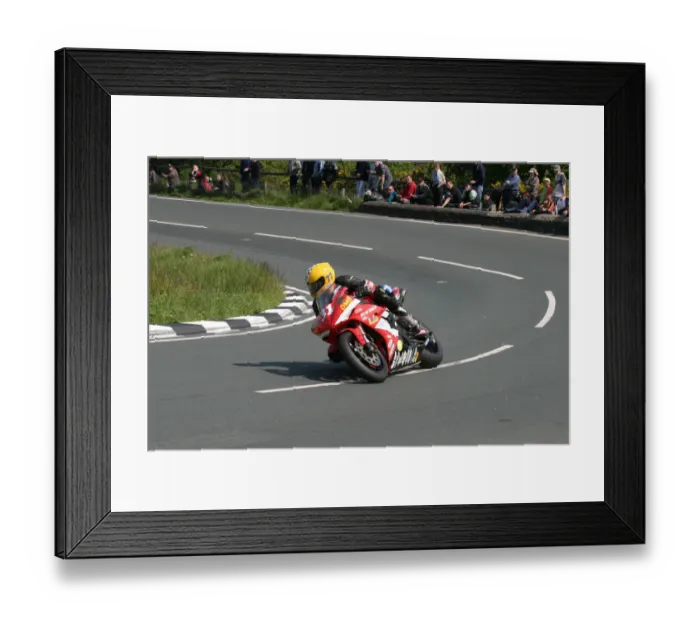 Framed Print : Les Shand (Yamaha) 2005 Superstock TT